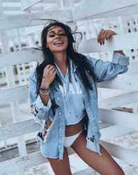 İlkadımda Bayan Escort Aylin: Sizi Bekliyor!